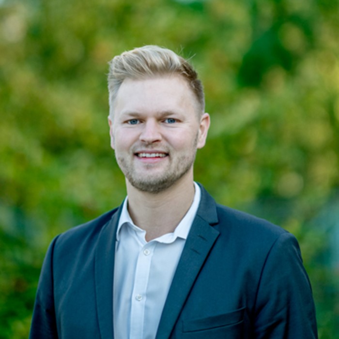 Niels Nielsen - Senior Business Developer